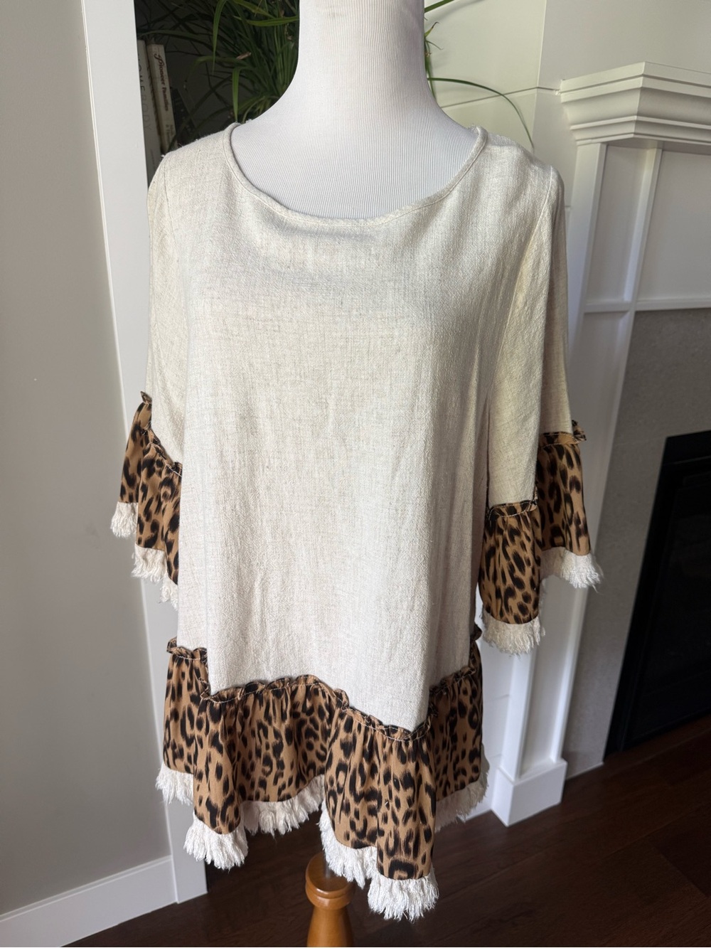 Size S Umgee Linen Blend Leopard Ruffle Fringe Tunic Blouse Boho Boutique